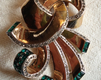Boucher Gold Plated Green Crystal and Rhinestone Ribbon Fur Clip or Brooch