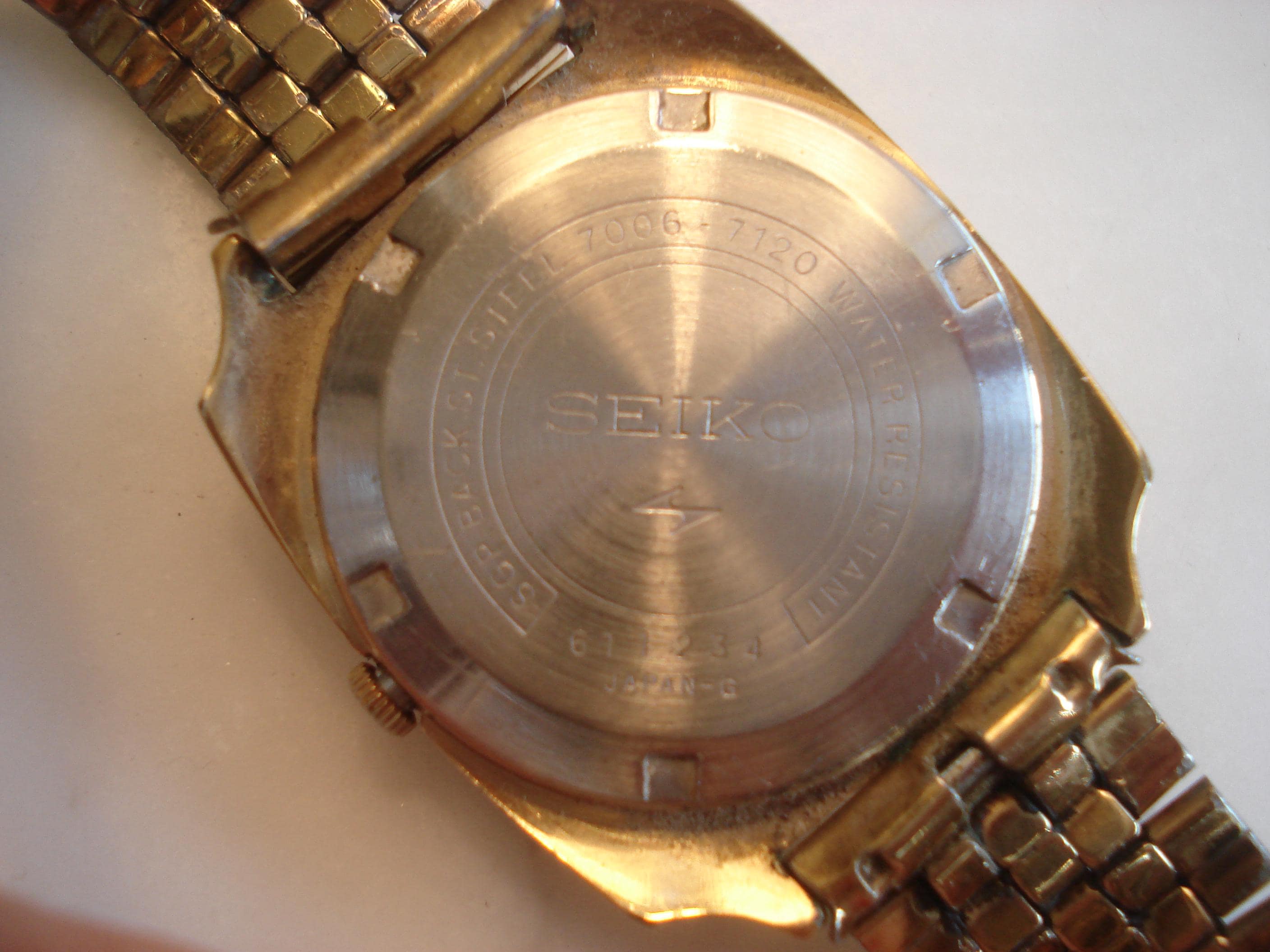 Seiko Automatic 19 Jewels 7006-7120 Faceted Crystal Men's Watch