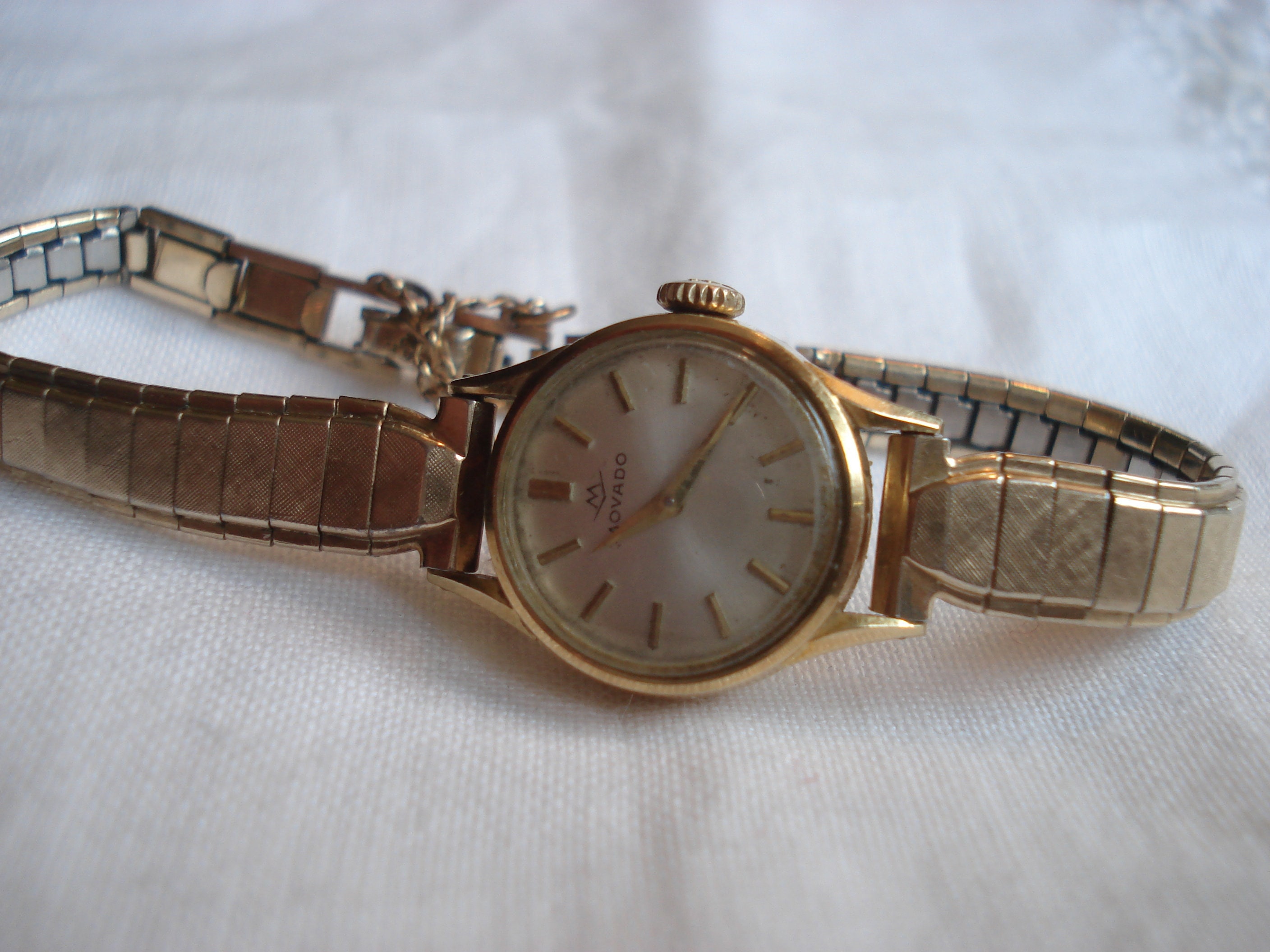 18K .750 Gold B Altman & Co Ladies Windup Watch - Working Diamond Oval Leaf Link Band Timepiece Watch in 18K Gold  main image 3