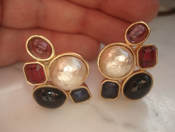 Ciner Cabochon Pearl Clip Earrings
