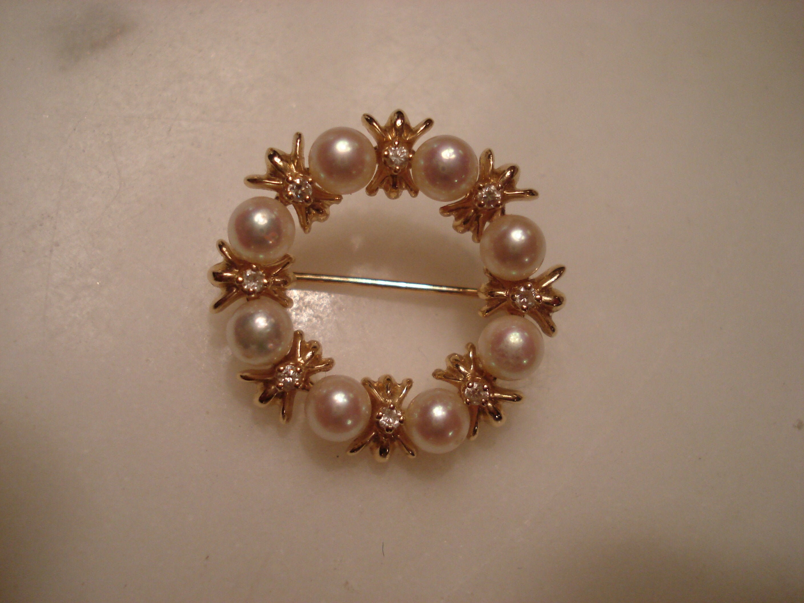 Pearl Circle Brooch - Etsy