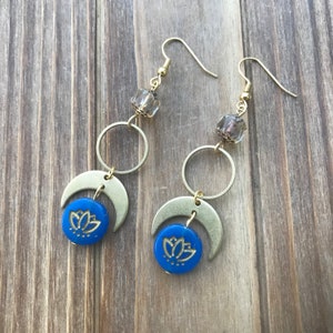 Pendientes de moneda de loto azul