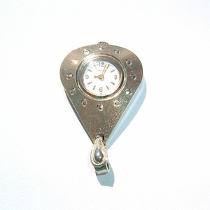 1970s Decorative CARAVELLE SWISS Watch Wind Up Tear Drop Pendant ~ it works!