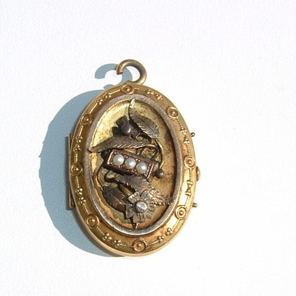 1800s Victorian Memento Picture Locket Gold Wash