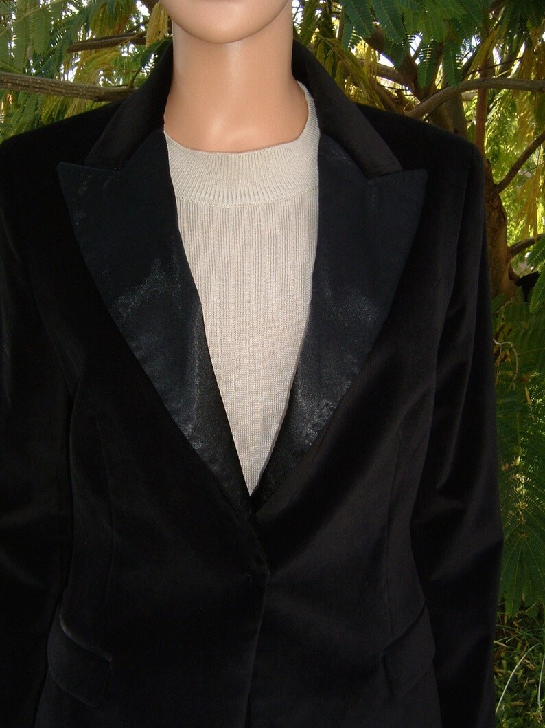 Designer TAHARI Black Cotton Velvet and Satin Single Breasted Jacket with Decorative Hand Stitched Collar Fully Lined Jacket Women's Size 8 image 4