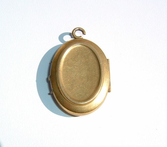 1800s Victorian Memento Picture Locket Gold Wash - image 3