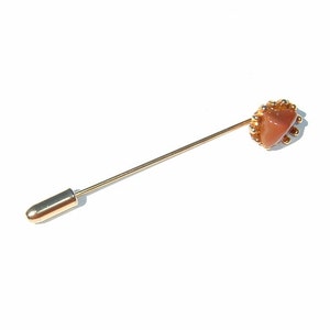 1970&#39;s Semi Precious Earthy Tenné colored Stone Stick Pin