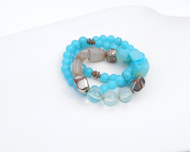/& Tarnished Alloy Metal in Robin Egg Blue and Sand Color Beaded Bracelets! Resin Oceanic 3 Single Strands of Glass