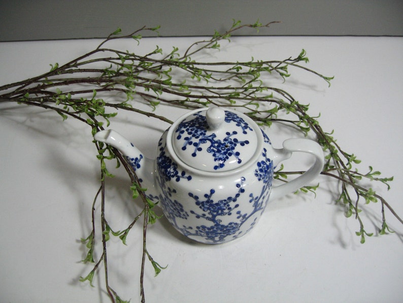 Porcelain Asian Teapot Vintage Teapot Afternoon Tea Tea Party