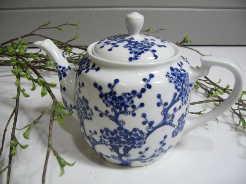 Porcelain Asian Teapot Vintage Teapot Afternoon Tea Tea Party
