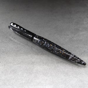 Midnight Sky Moon-pen met zwart geanodiseerde rand
