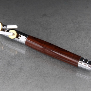 Cocobolo-houten zuigerpen met chromen en messing afwerking