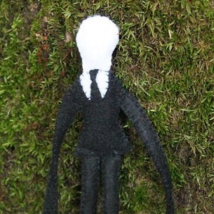 Slenderman doll,handmade felt slenderman doll, creepy decor, desk decor, halloween decorating