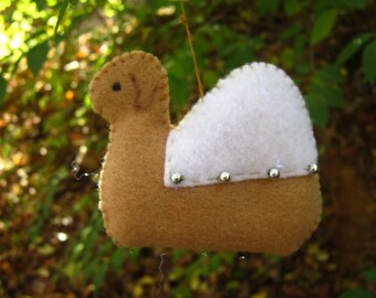 Felt Camel ornaments-Set of 4 Country style camels-nativity ornaments-country christmas-felt animals