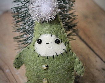 Woodland Gnome Felt ornament-Holiday gnome-Felt Christmas ornament-little elf-woodland elf-Handmade ornament-vintage style elf-decor