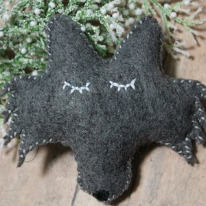 Felt Wolf Ornament-Grey wolf-Woodland animals-Handmade felt Ornament