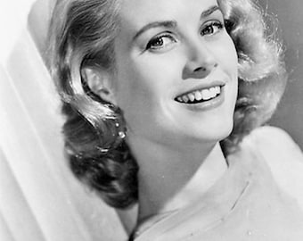 Grace Kelly American Actress Publicity Photo  1956.... 8X10 Print