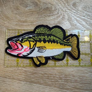 Big fish embroidered patch: iron on jumbo fish patch.