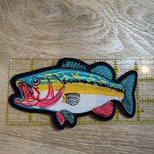 Big fish embroidered iron on patch: