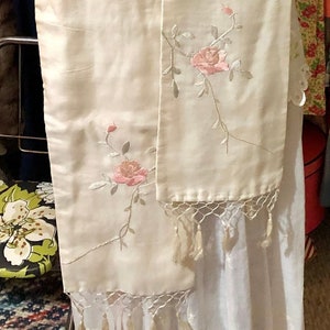 1920s antique long canton white and rose embroidered scarf