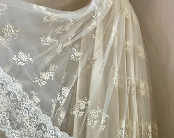 1950s vintage demi-couture beaded and lace fit and flare cream wedding gown Sz xs/s