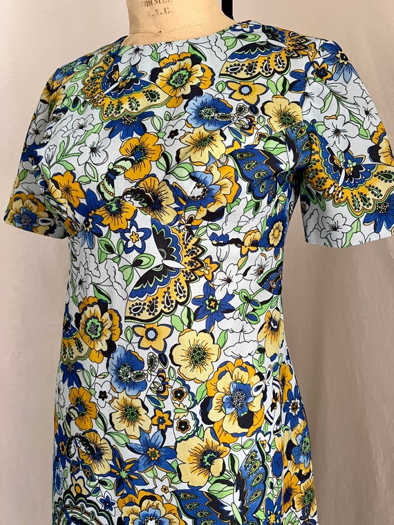 1960s/70s flower and butterfly print shift dress … - image 6