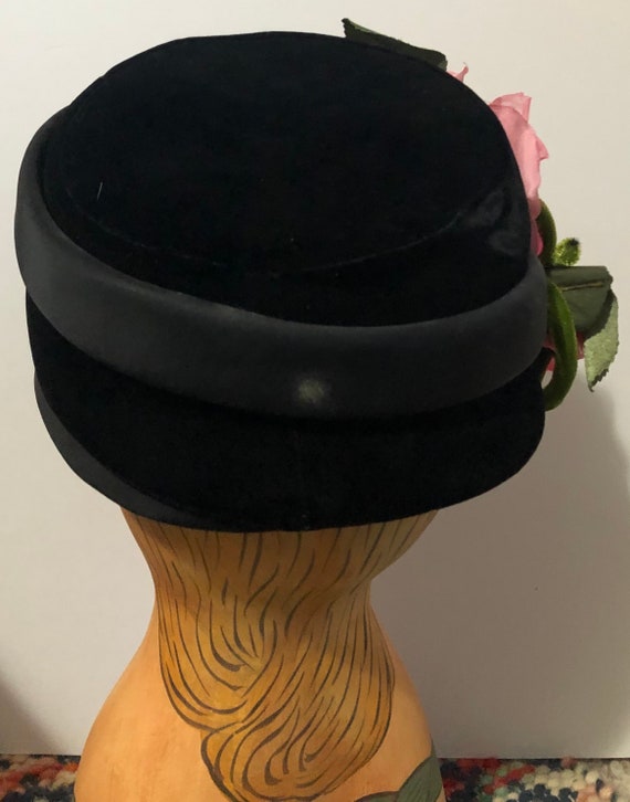 1950s vintage black velvet and satin flower pillb… - image 5