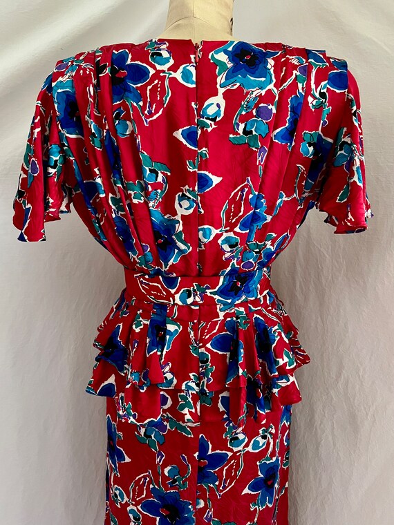 1980s vintage tissue silk floral peplum cocktail … - image 8