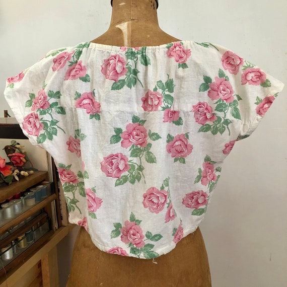 Homemade 1950s vintage rose print feedsack croppe… - image 3