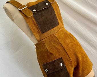 Mono de gamuza estilo Woodstock de los años 60 / w26