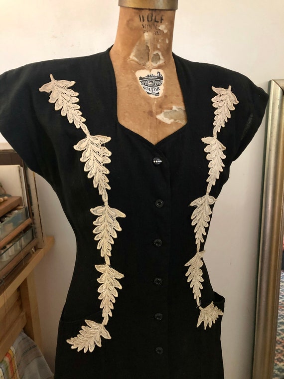1940s vintage black linen feather appliqué dress … - image 7