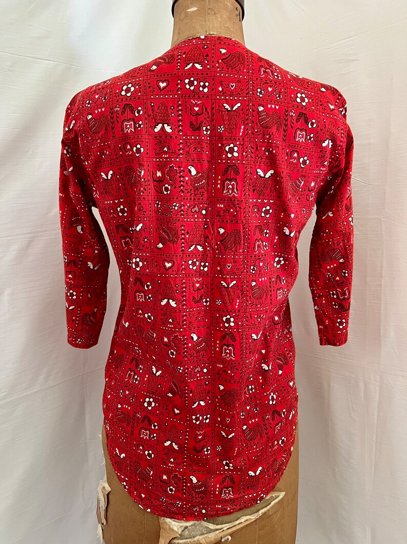 1950s red bandana cotton blouse Sz s image 5