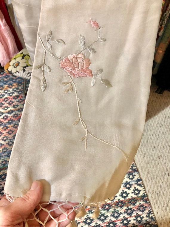 1920s antique long canton white and rose embroide… - image 3