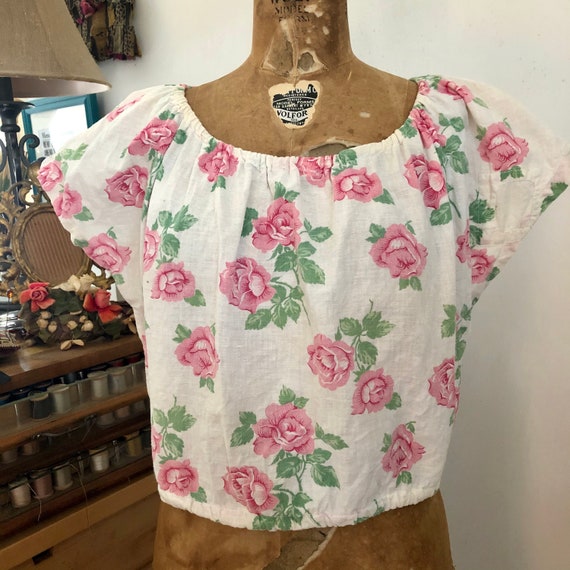 Homemade 1950s vintage rose print feedsack croppe… - image 1