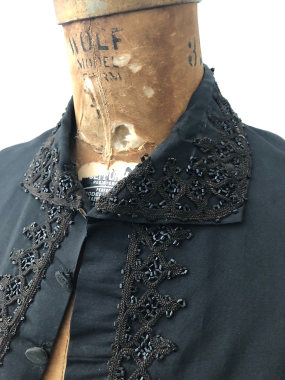 Tremendous late 1800s antique black mourning mant… - image 2