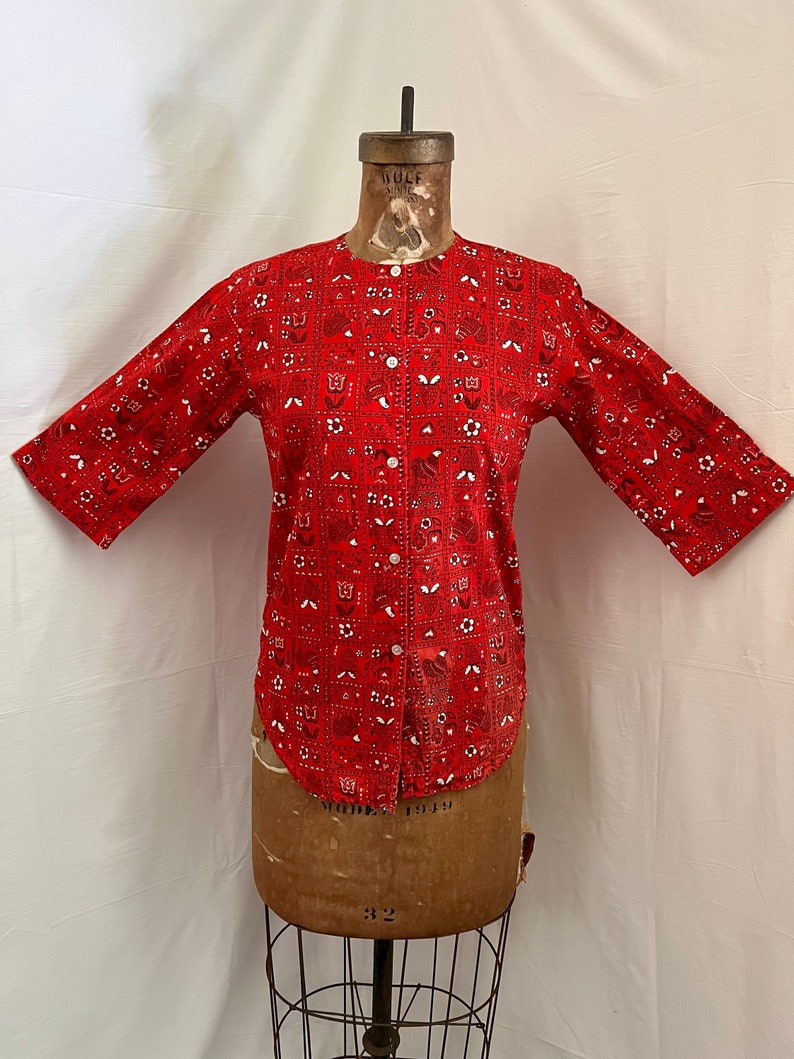 1950s red bandana cotton blouse Sz s image 3