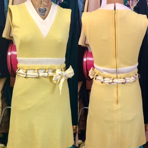 60s vintage yellow knit dress with ring mid-section Sz s/m