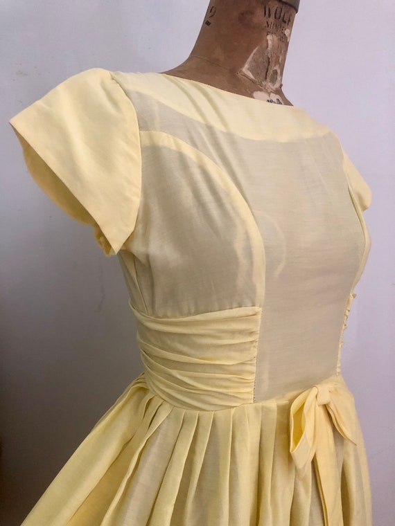1950s yellow fit and flare true vintage party dre… - image 7