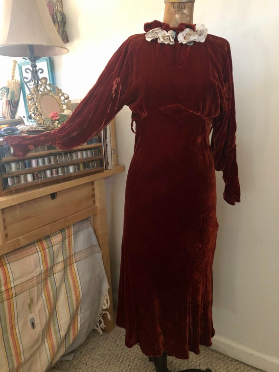 very good sized deep dark flock velvet 1930s handmade dress with bow detail