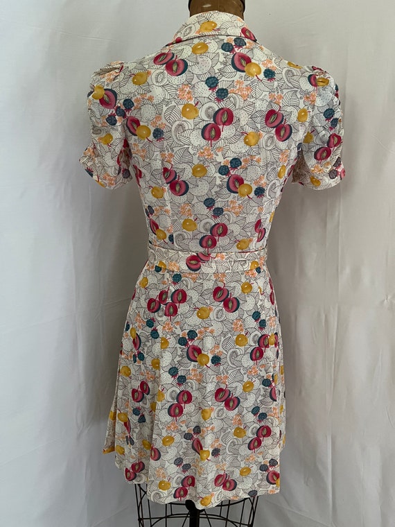 1970s does 40s novelty fruit print dress with mat… - image 4