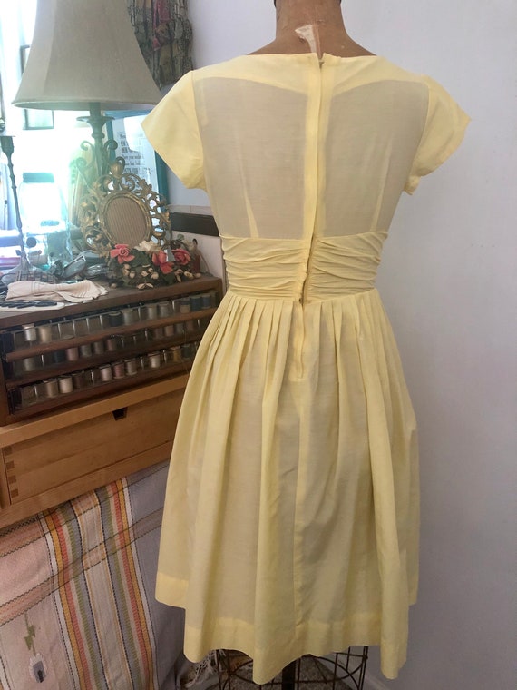 1950s yellow fit and flare true vintage party dre… - image 4