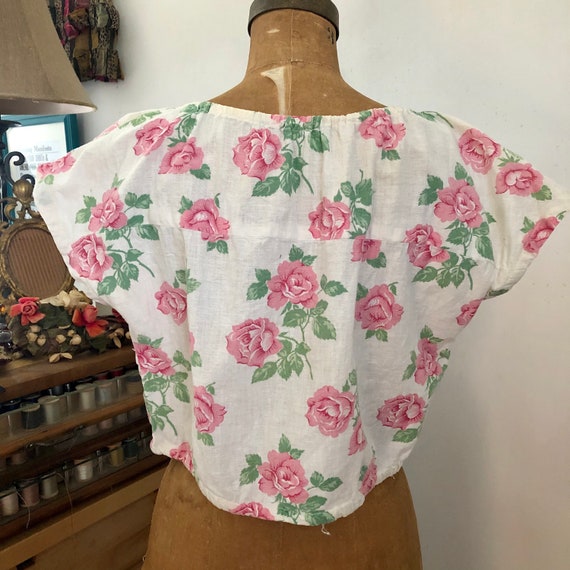 Homemade 1950s vintage rose print feedsack croppe… - image 2