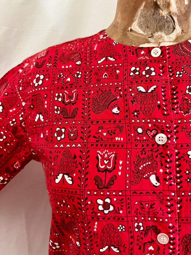 1950s red bandana cotton blouse Sz s image 1