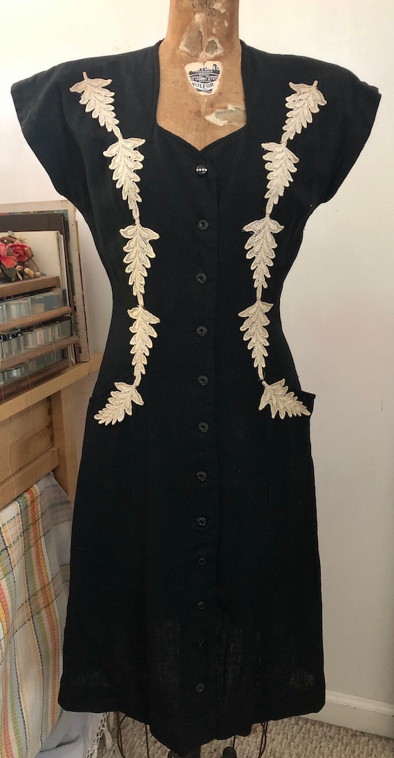 1940s vintage black linen feather appliqué dress … - image 2