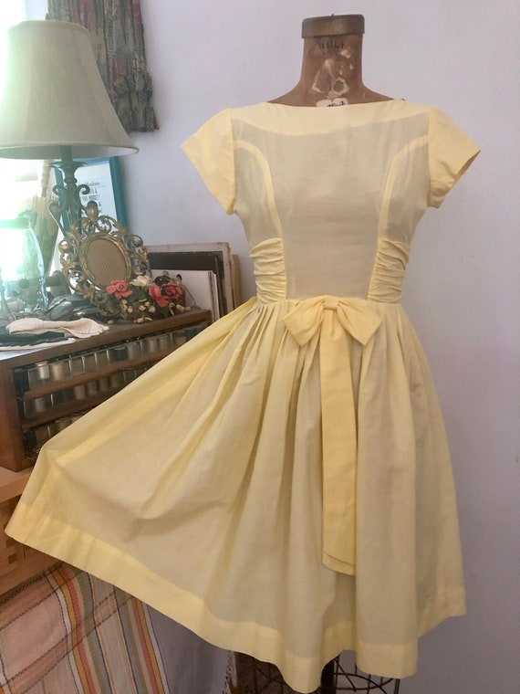 1950s yellow fit and flare true vintage party dre… - image 2
