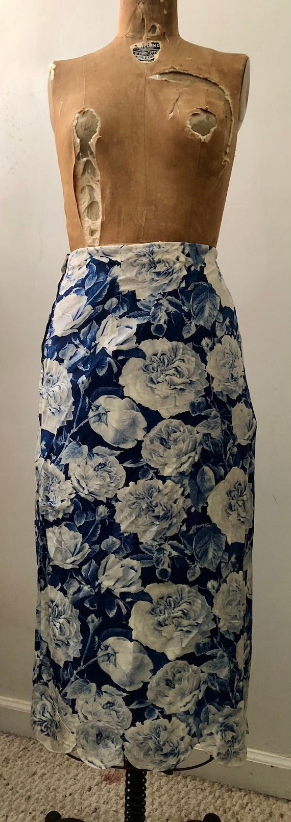 1950s silk rose flowers midi skirt Sz L - image 1