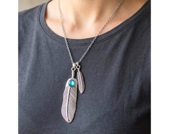 Claire Redfield Feather Necklace, Resident Evil 2 Inspired Pendant,  Cosplay Jewelry, Gamer Necklace, Fantasy Alloy Necklace, Gift for Gamer