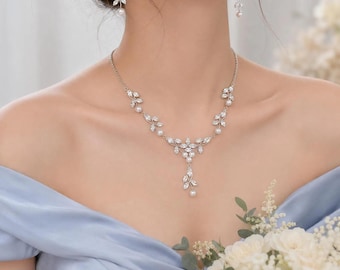 Brautschmuck-Set aus Silber, Perlen und Kristallen, Halskette und Ohrringe mit Zirkonia-Blattrank-Motiv, Perlen-Hochzeitsschmuck, Brautschmuck-Set, Geschenk für die Braut