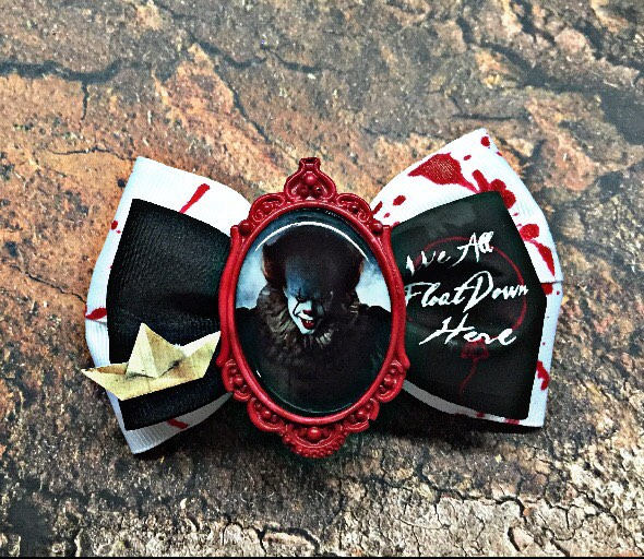 IT bow horror clown Pennywise