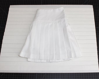 Size 1"(20"W x 20"L) Mr. Pleater Board.  Make perfect pleated skirts and pleated dresses in a quick and easy way.